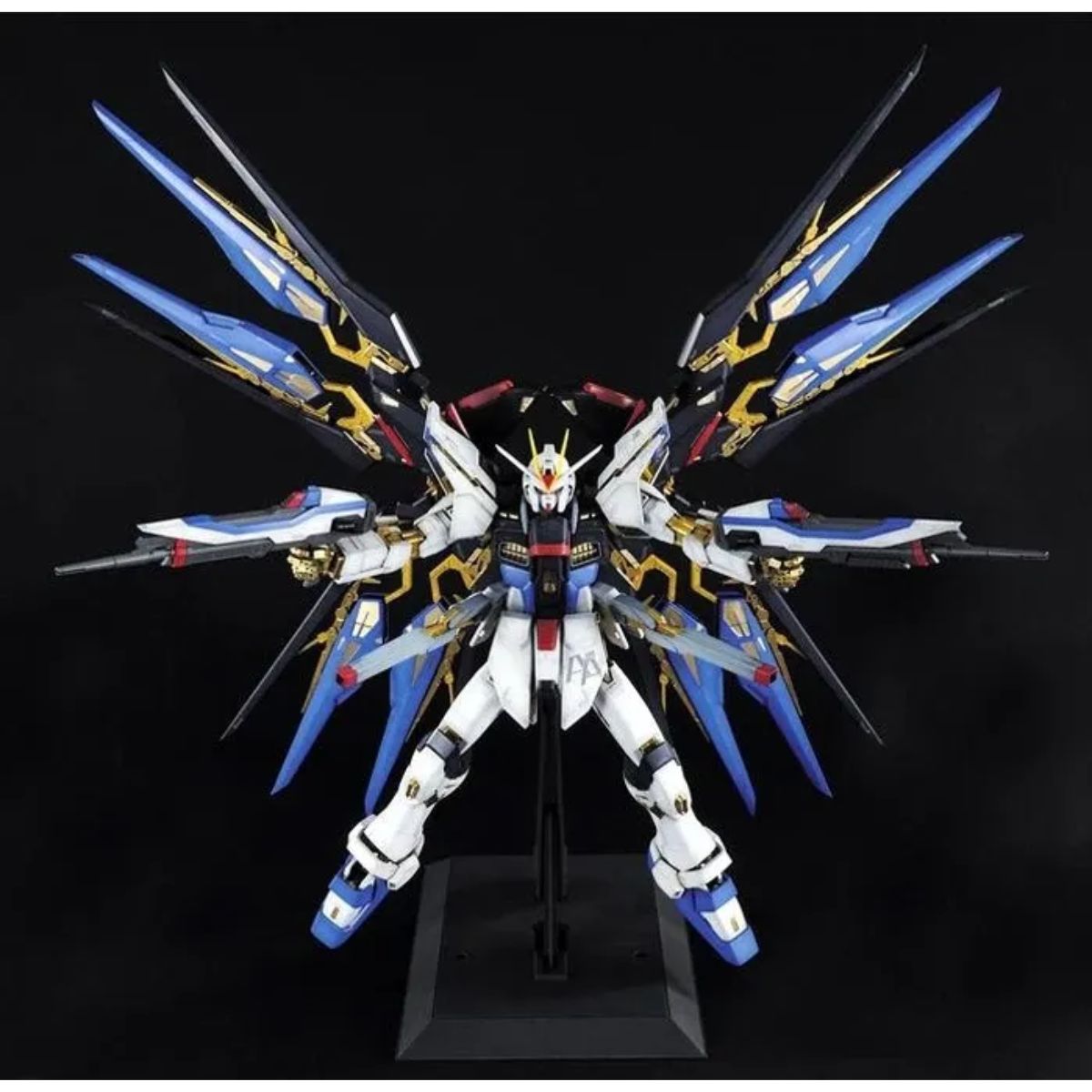 Bandai PG Strike Freedom Gundam Mobile Suit Gundam SEED Destiny (1/60)